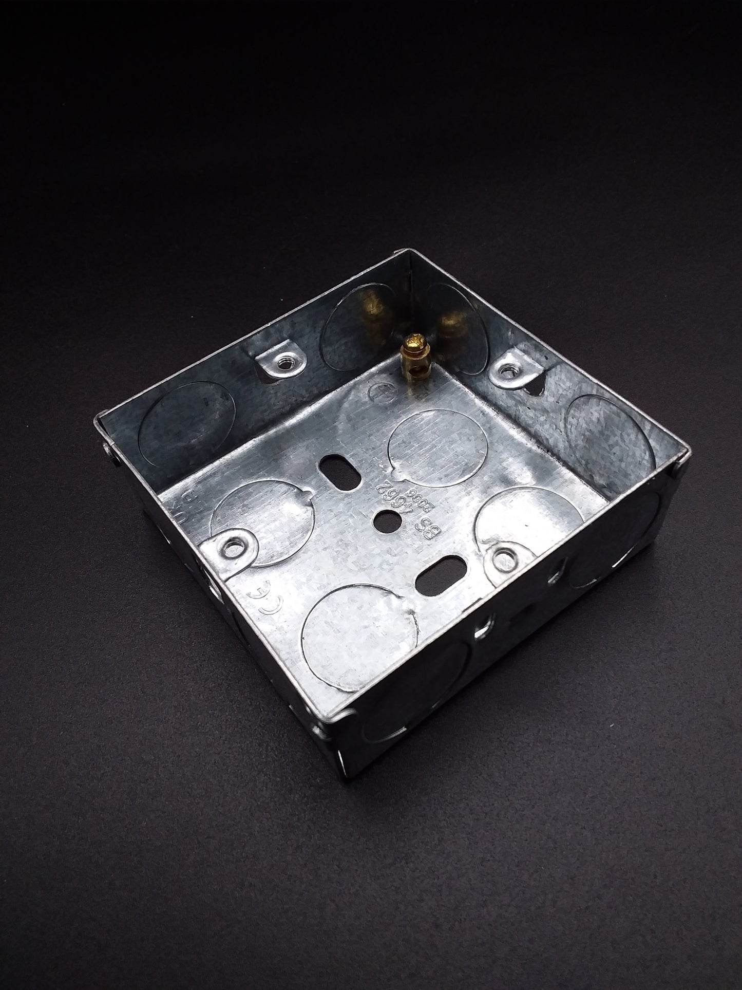 1 Gang 25mm metal back box qty1