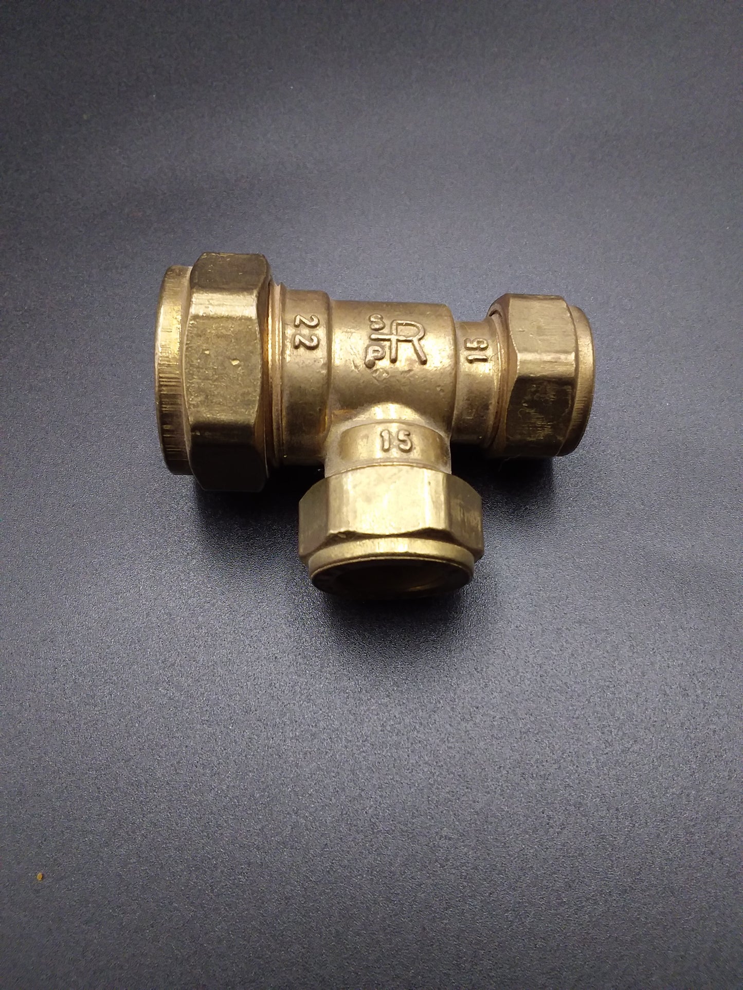 22 x 15 x 15mm Compression tee qty1