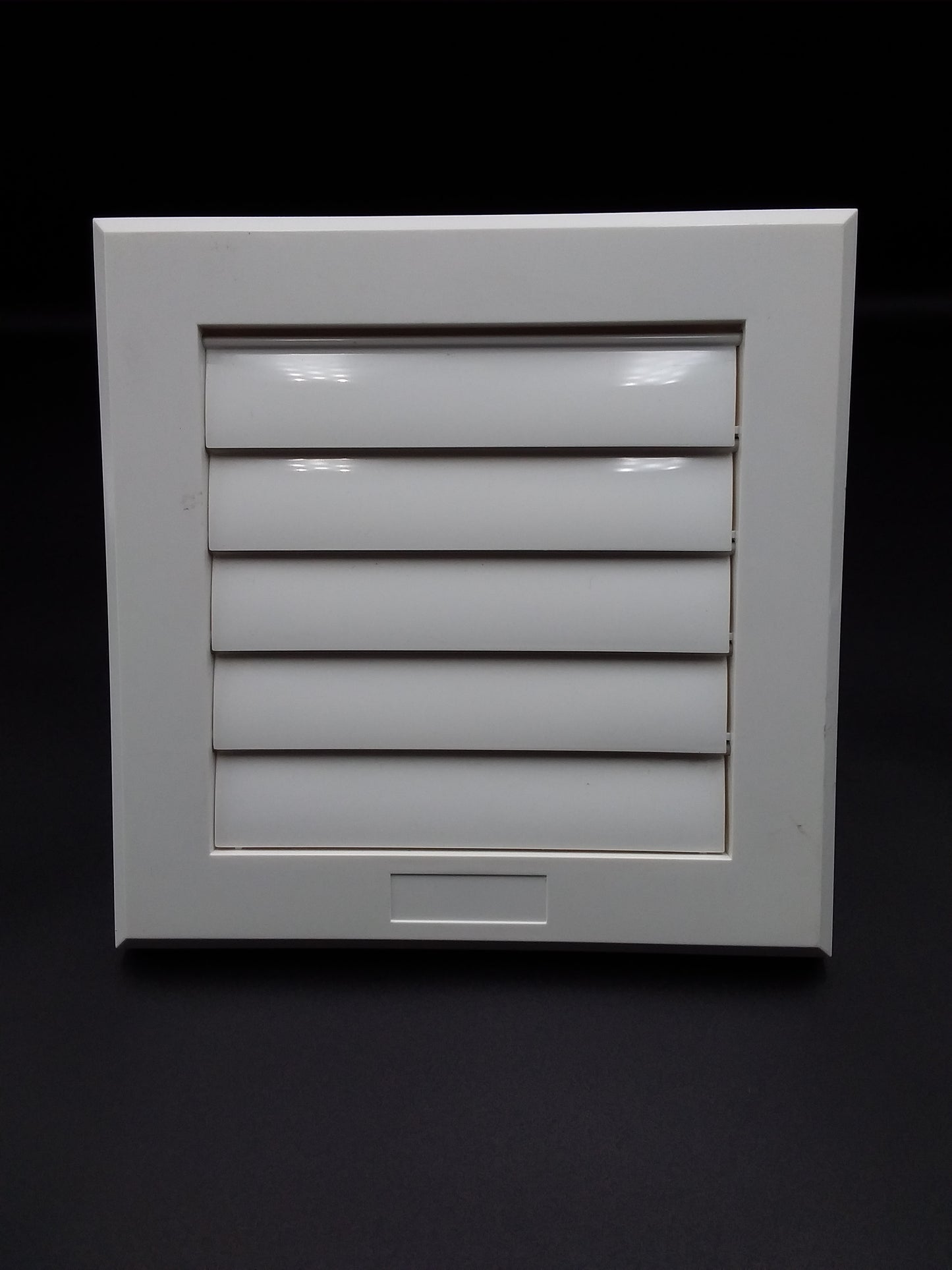 6" Garv vent white