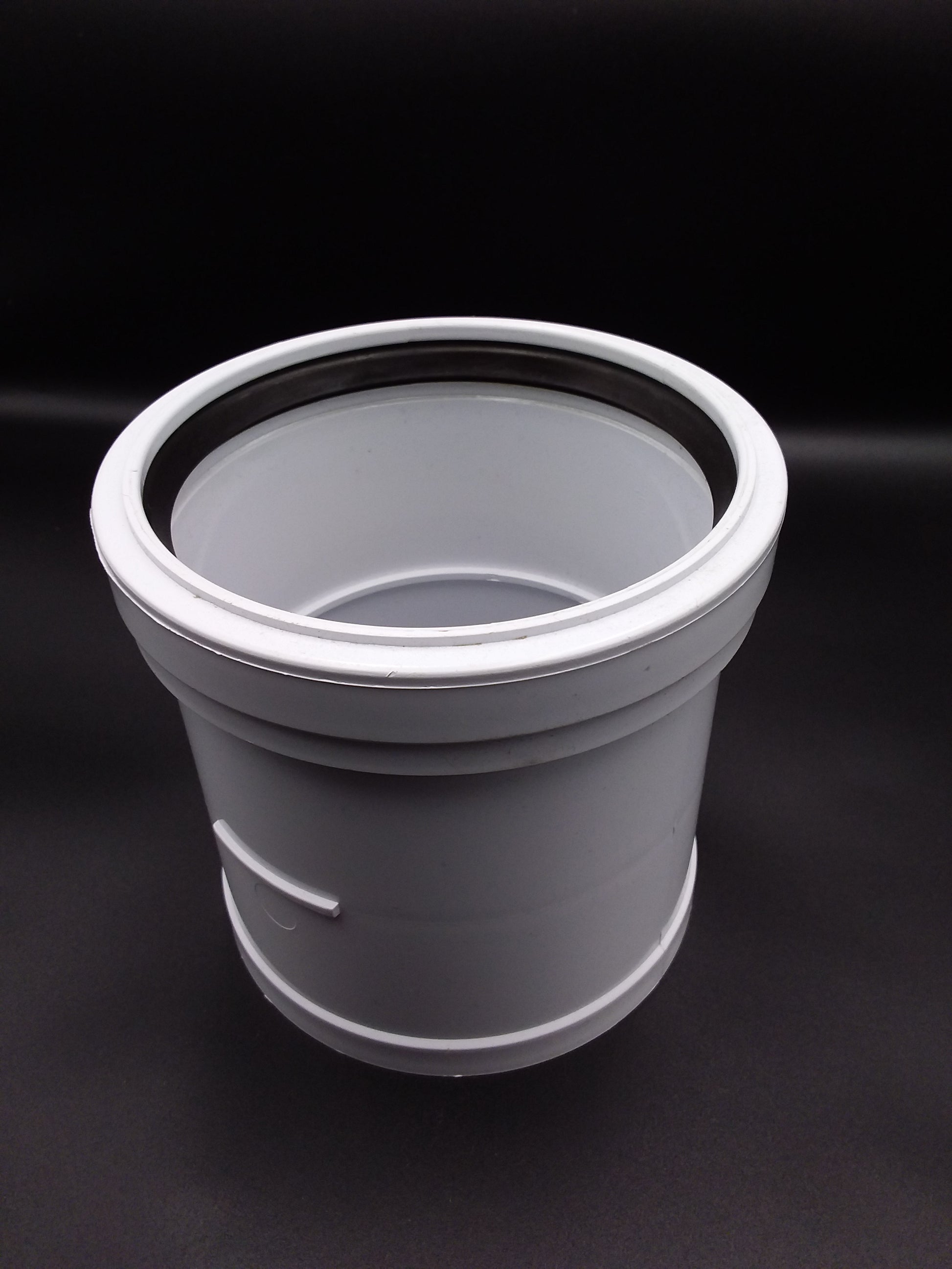 110mm white single socket push fit coupler for plumbing.