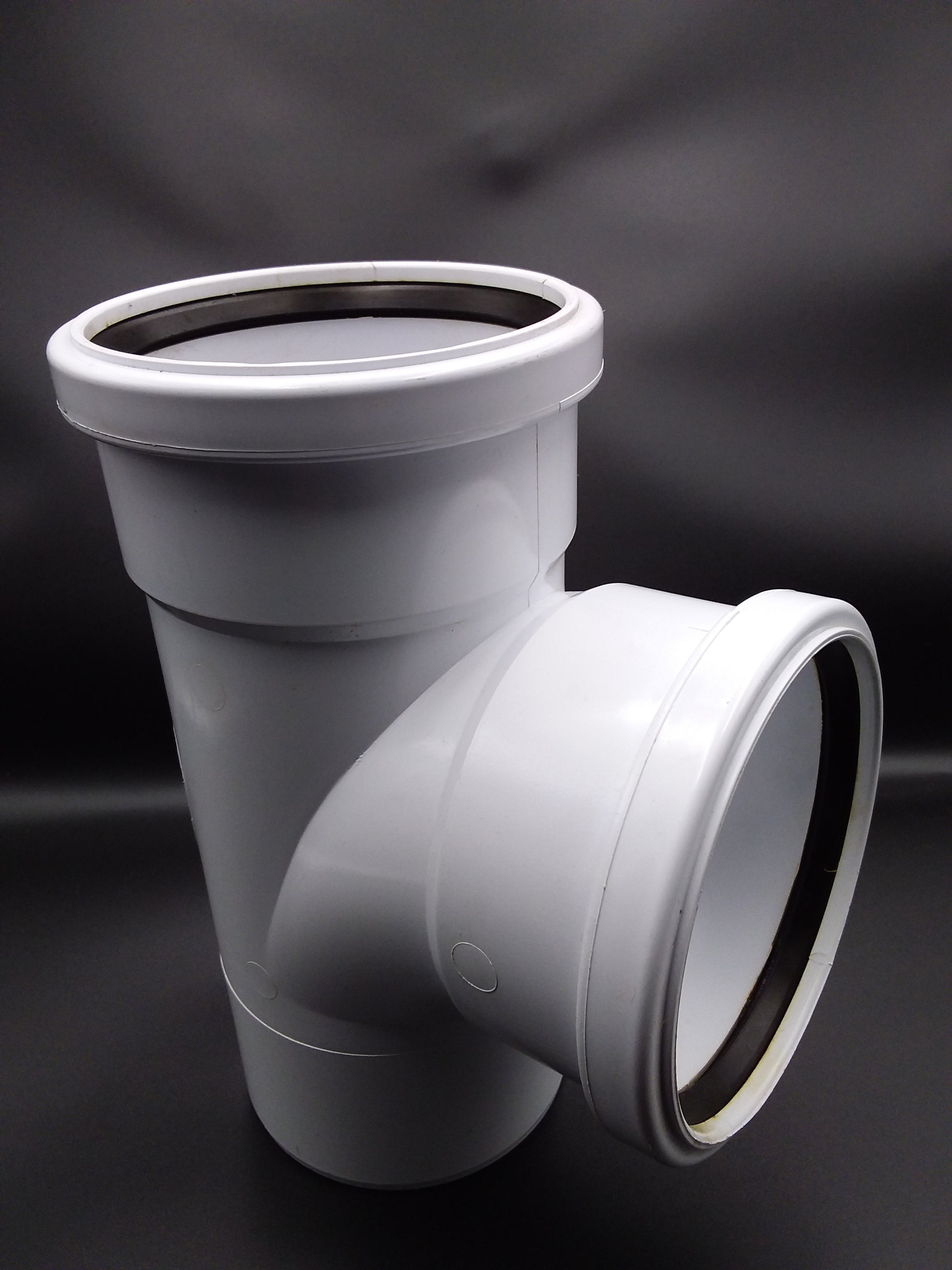 110mm white double socket 92.5deg push fit tee branch plumbing fitting.