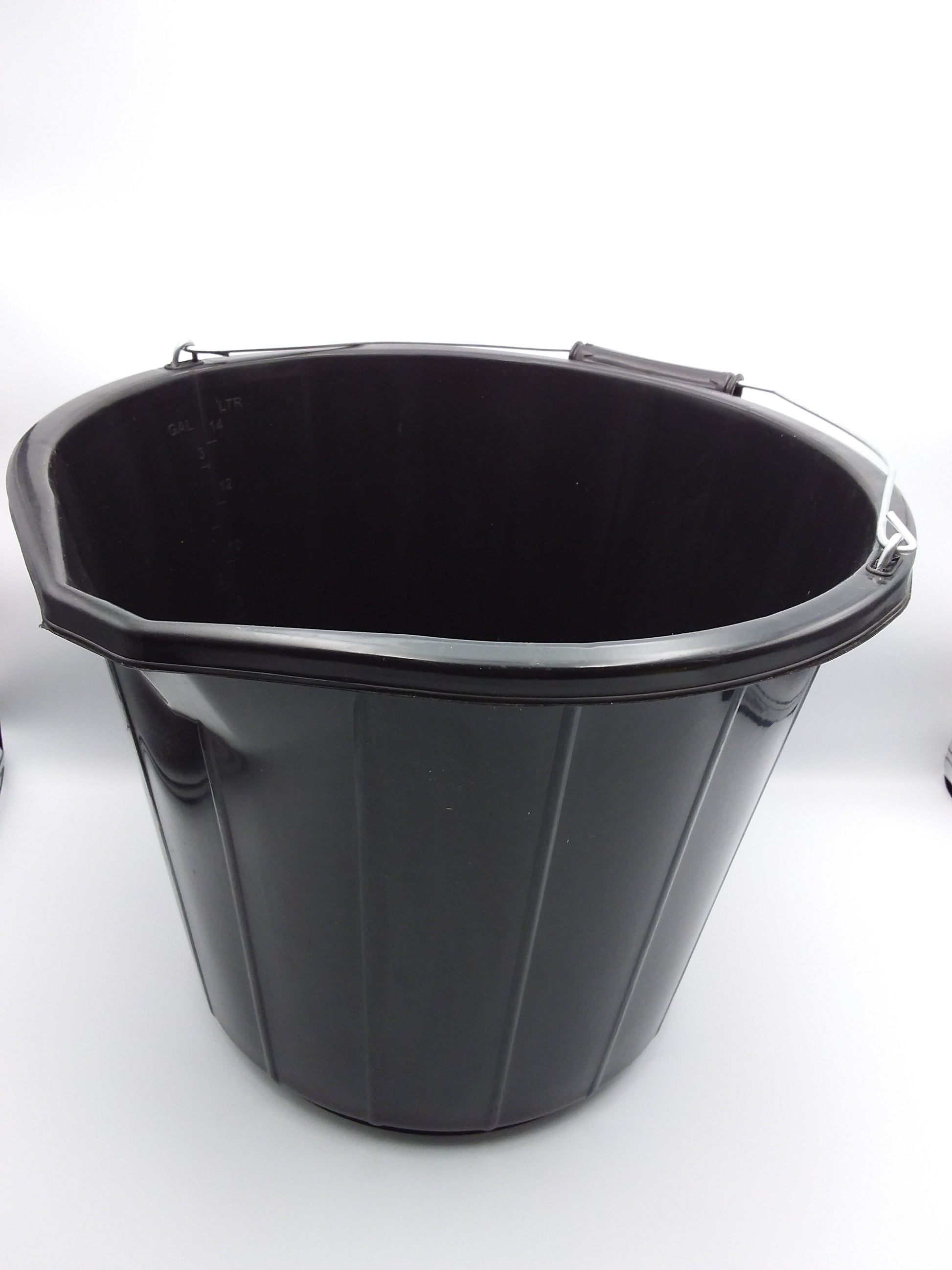 A 15Lt gallon black plastic bucket.