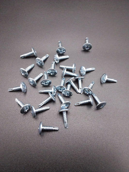 16mm metal self drilling screws with a Phillips head, displayed on a plain background.