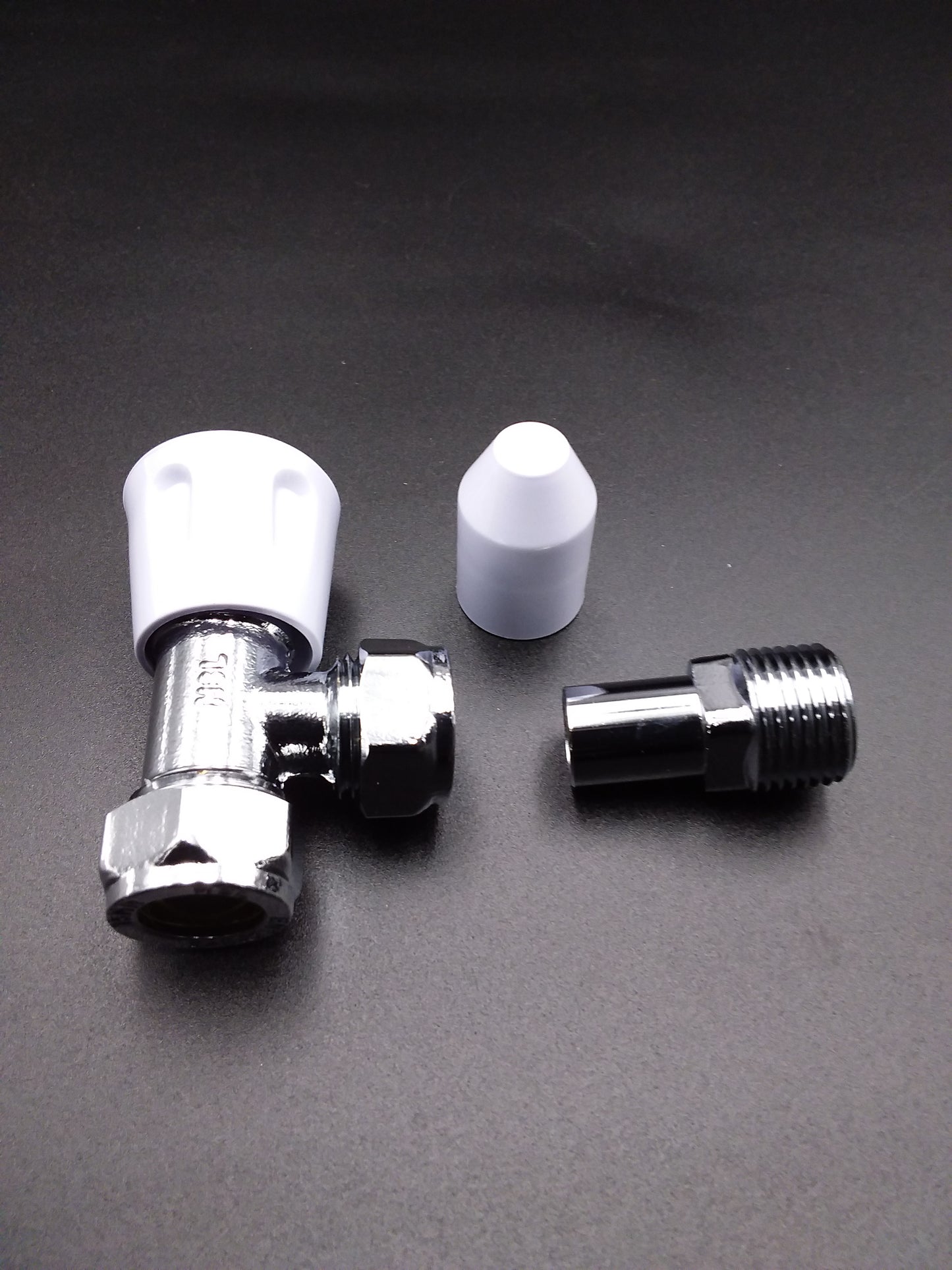 15mm x 1/2" Rad valve angled