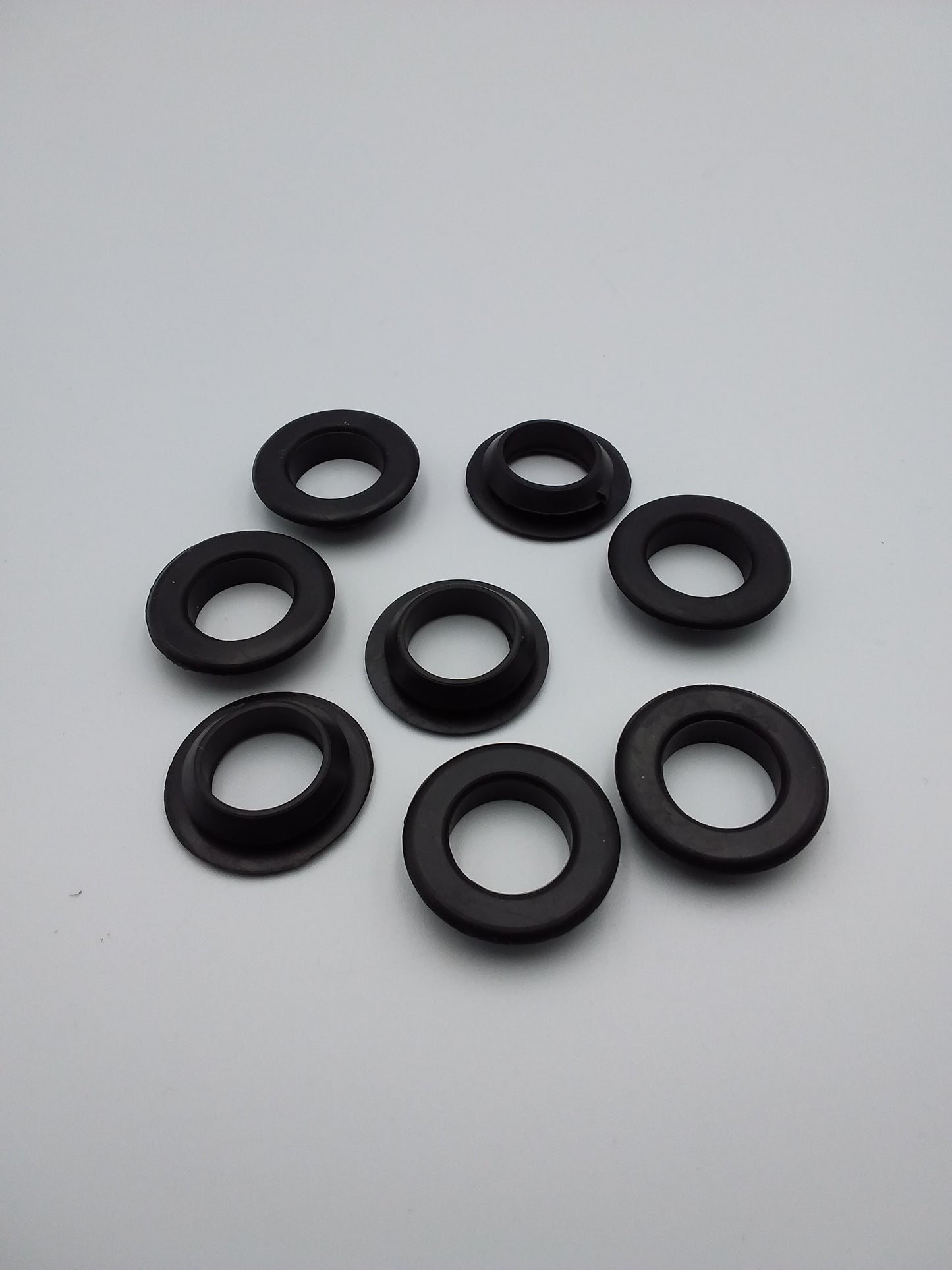 20mm Rubber grommet open