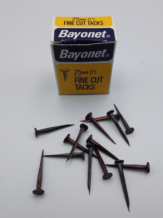 25mm Steel tacks 40g