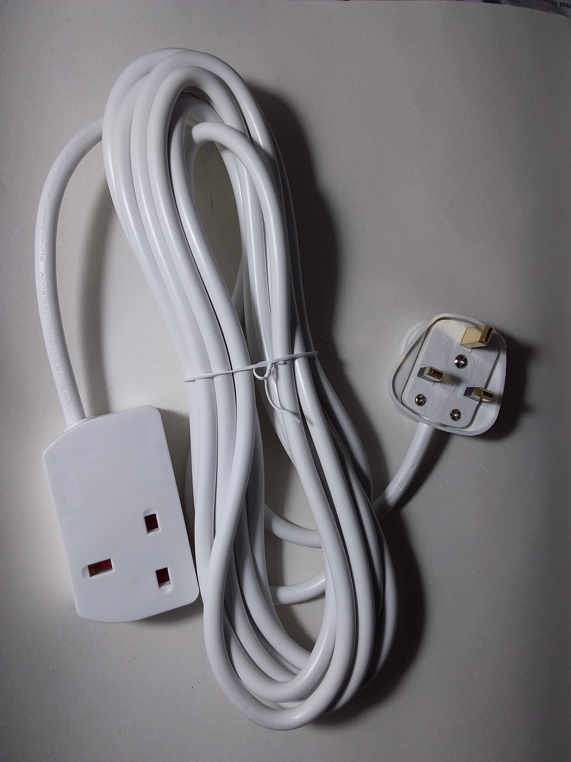 1Gang 5-meter extension lead with a white cable and standard UK plug and socket.