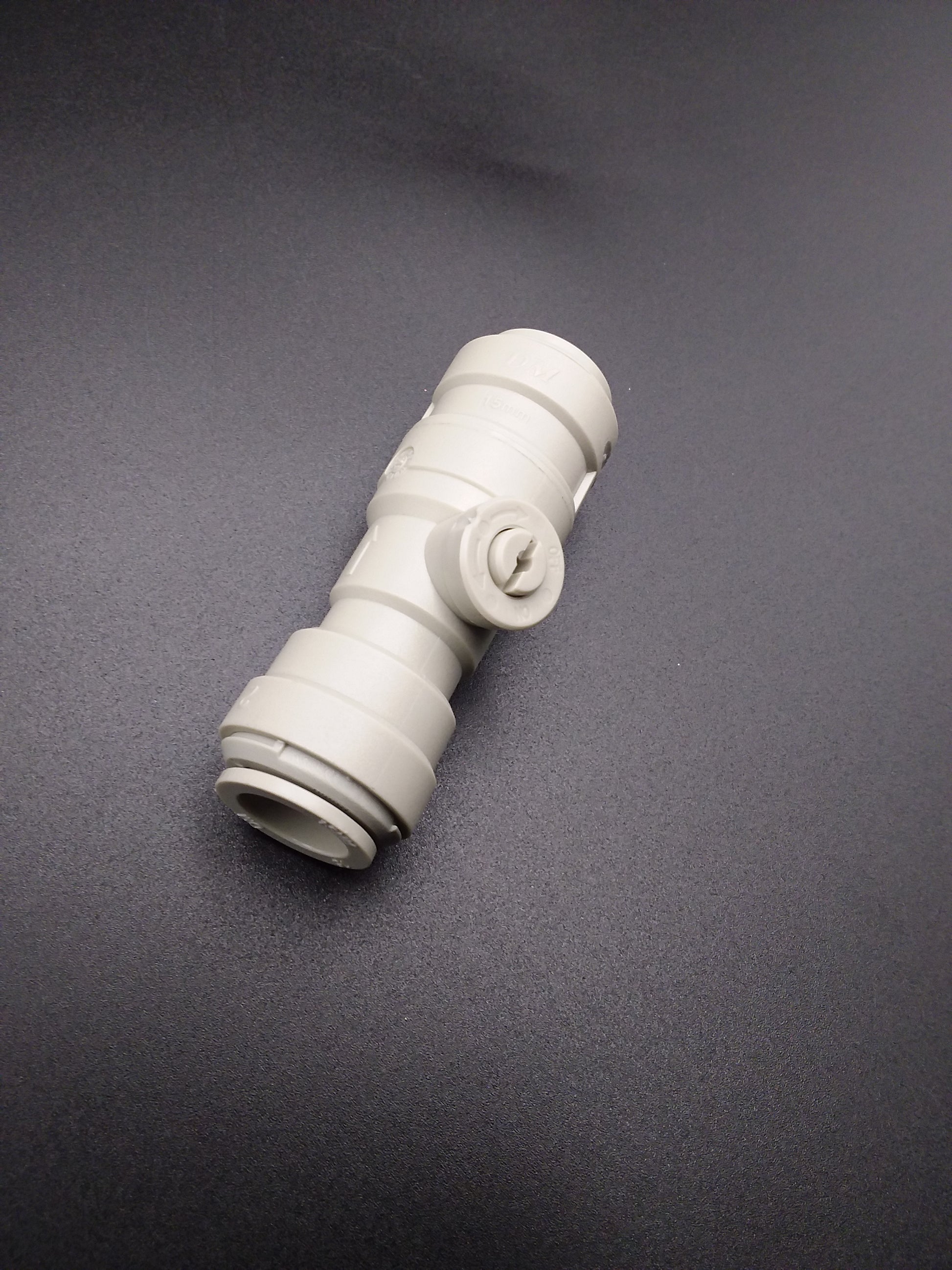 Pushfit plumbing isolating valve.